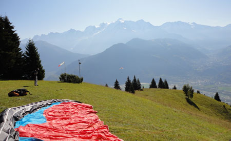 Xavier Pauget en rando parapente biplace.